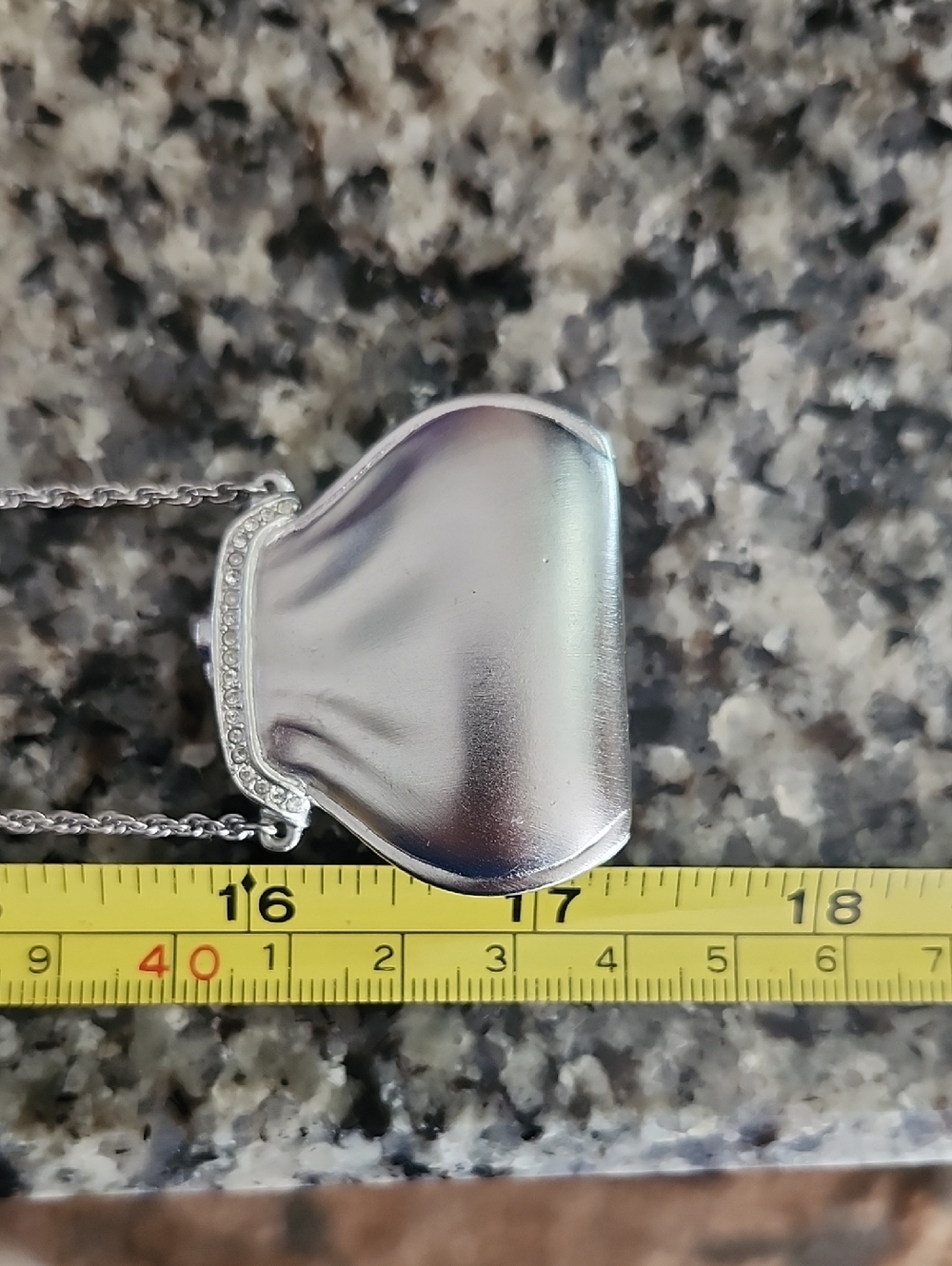 Vtg Estee Lauder Silver Tone Purse Pendant Necklace Solid Perfume Compact - Picture 13 of 16